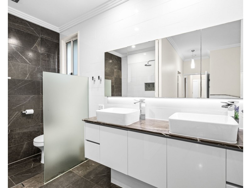 177 Beddoes Street, Holland Park QLD 4121