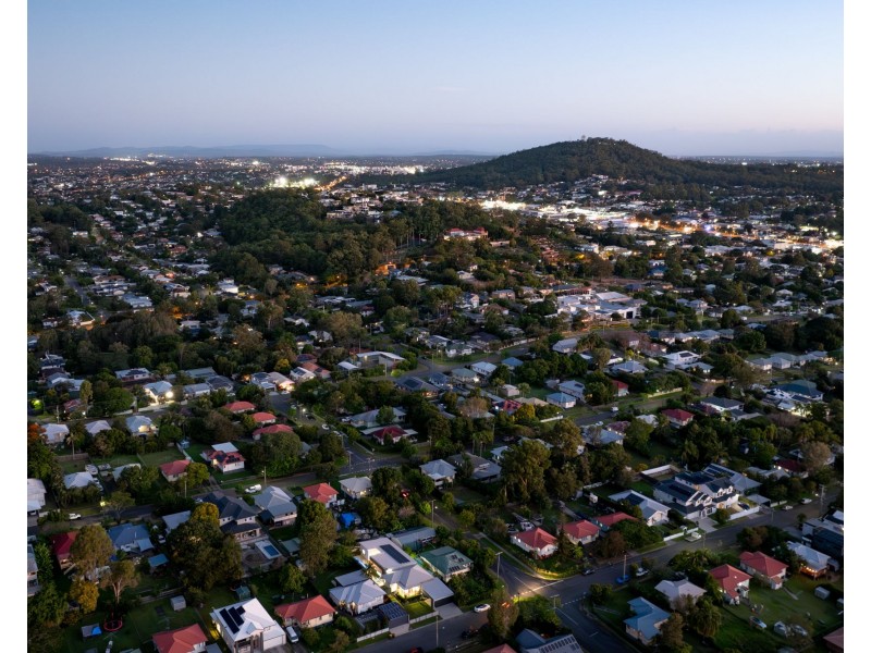 177 Beddoes Street, Holland Park QLD 4121