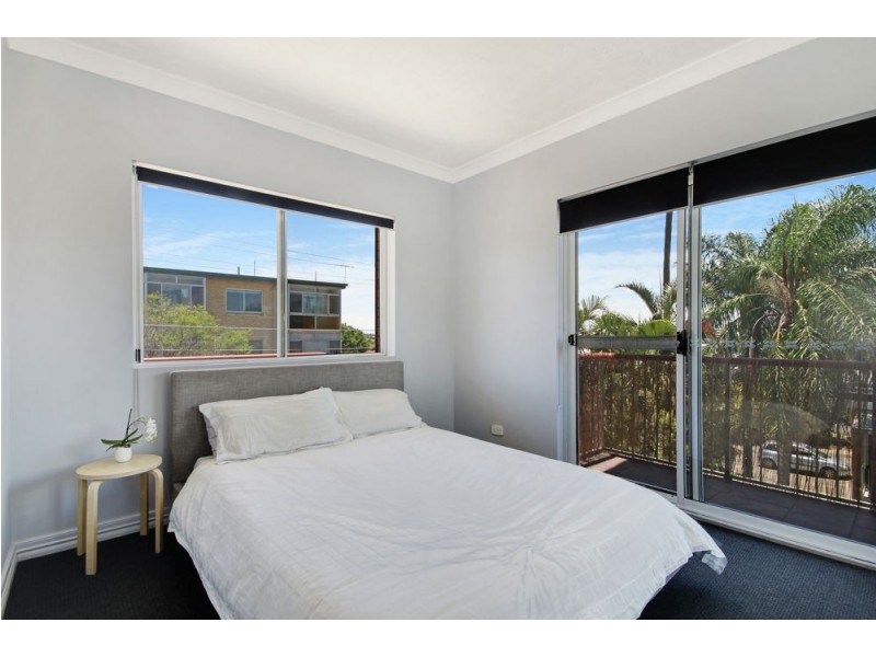 1/282 Cavendish Road, Coorparoo QLD 4151
