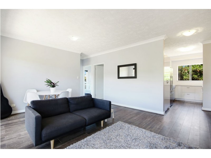1/282 Cavendish Road, Coorparoo QLD 4151