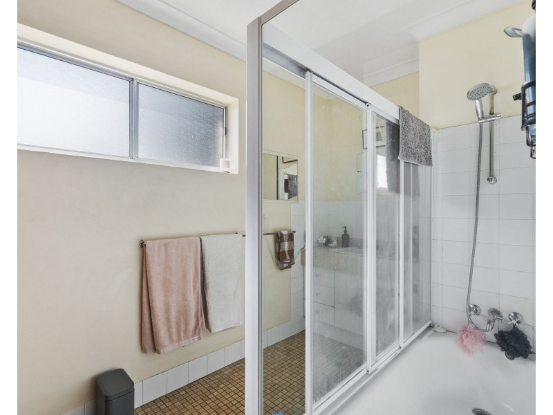 72 Thomas Street, Greenslopes QLD 4120