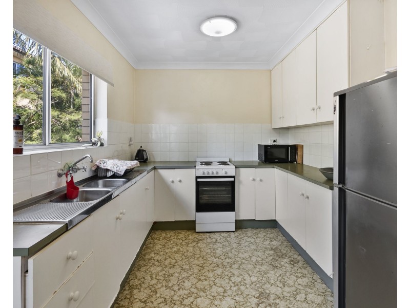 72 Thomas Street, Greenslopes QLD 4120