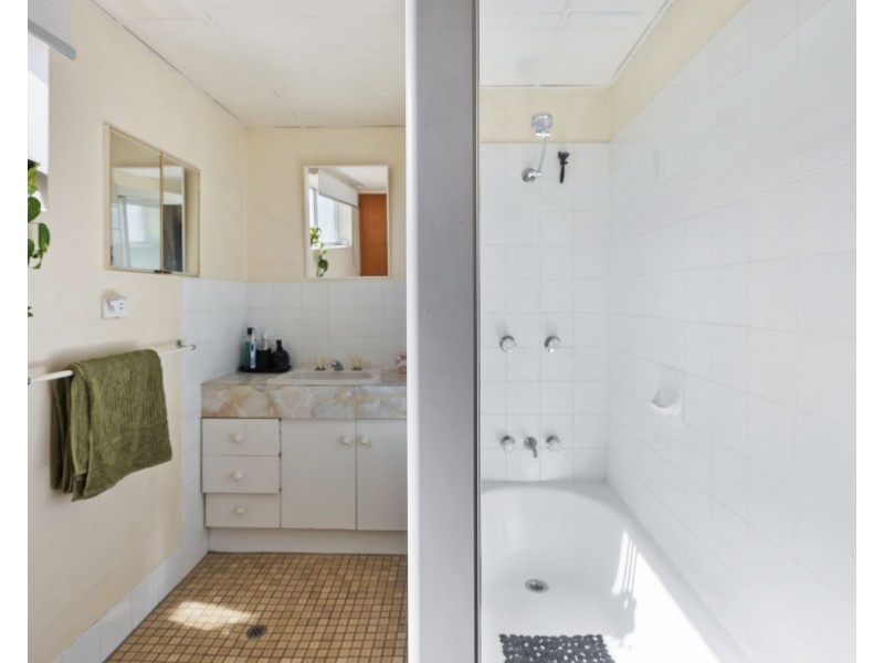 72 Thomas Street, Greenslopes QLD 4120