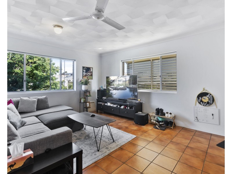 72 Thomas Street, Greenslopes QLD 4120