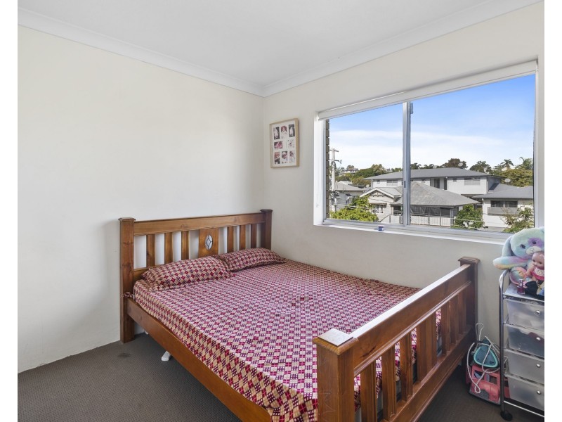 72 Thomas Street, Greenslopes QLD 4120