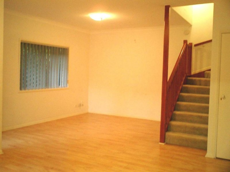 27 Hillside Crescent, Seven Hills QLD 4170