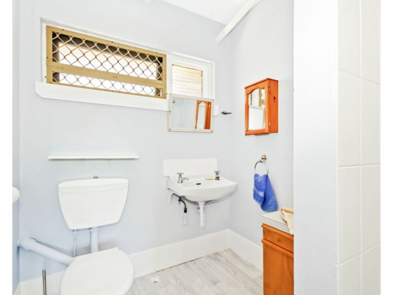 2/243 Old Cleveland Road, Coorparoo QLD 4151