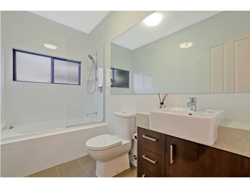 1/2180 Logan Road, Upper Mount Gravatt QLD 4122