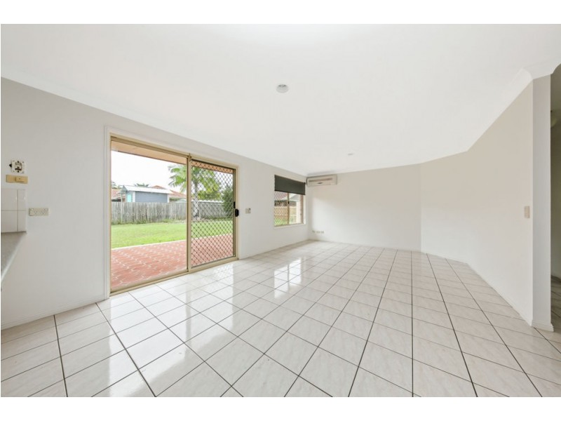 11 Kilsay Crescent, Meadowbrook QLD 4131