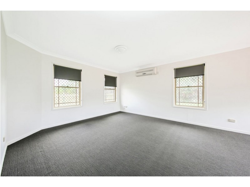 11 Kilsay Crescent, Meadowbrook QLD 4131