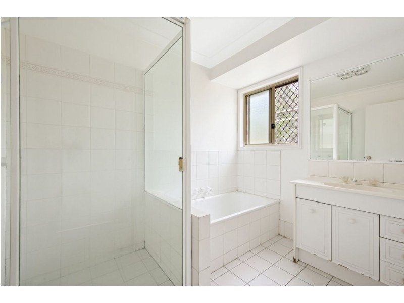 11 Kilsay Crescent, Meadowbrook QLD 4131