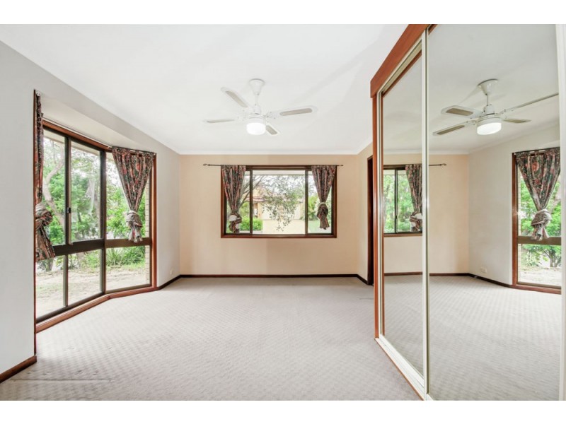 10 Rossmoya Street, Carindale QLD 4152