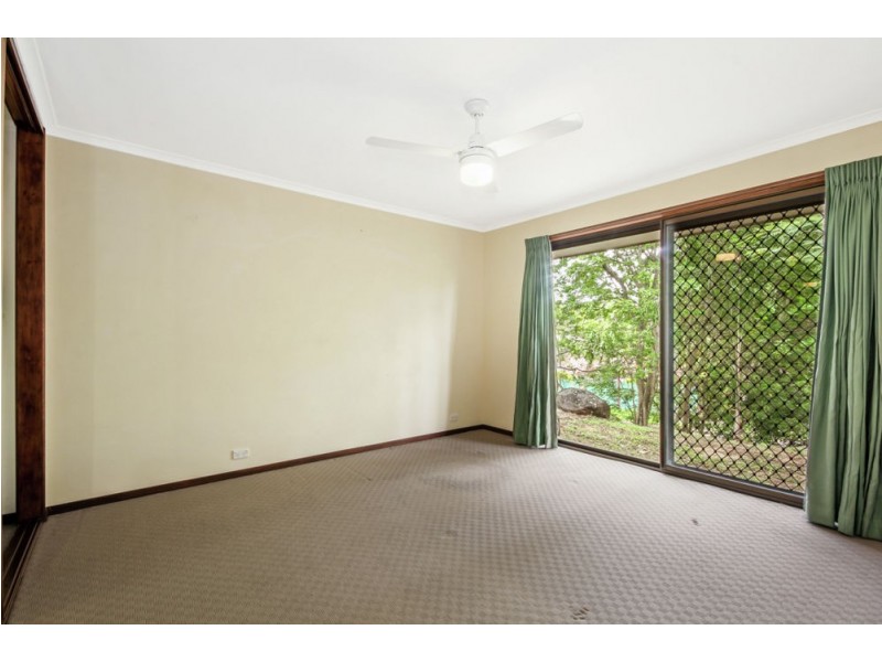 10 Rossmoya Street, Carindale QLD 4152