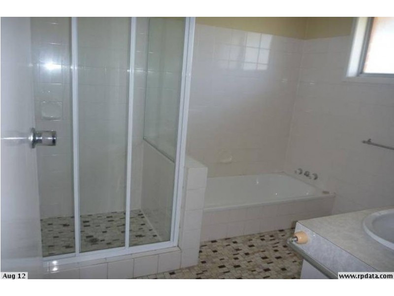 28B Hector Road, Holland Park QLD 4121