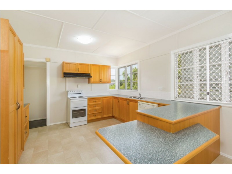 72 Sapphire Street, Holland Park QLD 4121