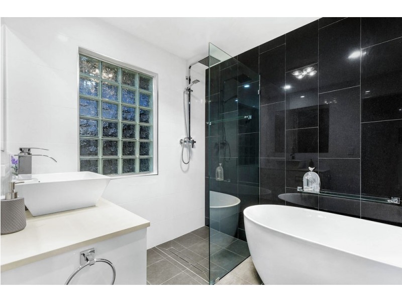 34 Lewana Street, Mansfield QLD 4122