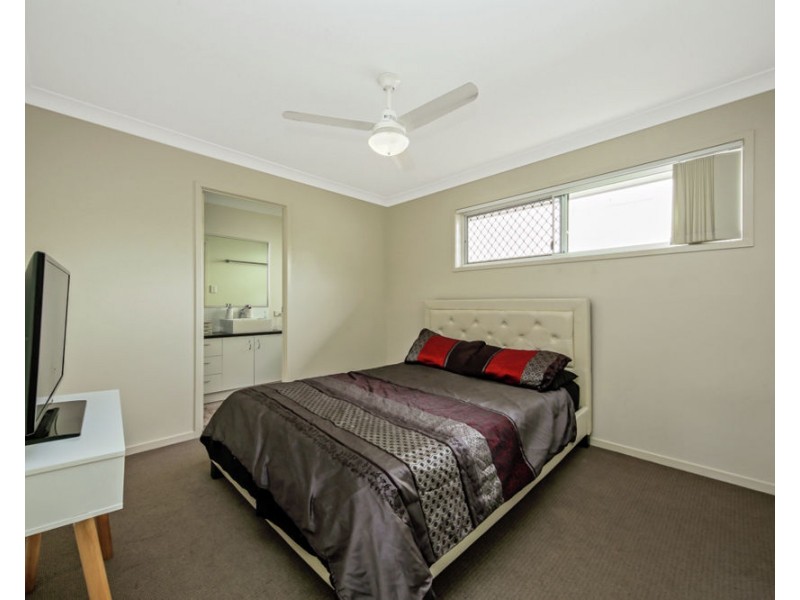 1/87 Emsworth St, Wynnum QLD 4178