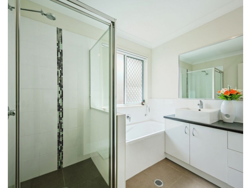 1/87 Emsworth St, Wynnum QLD 4178