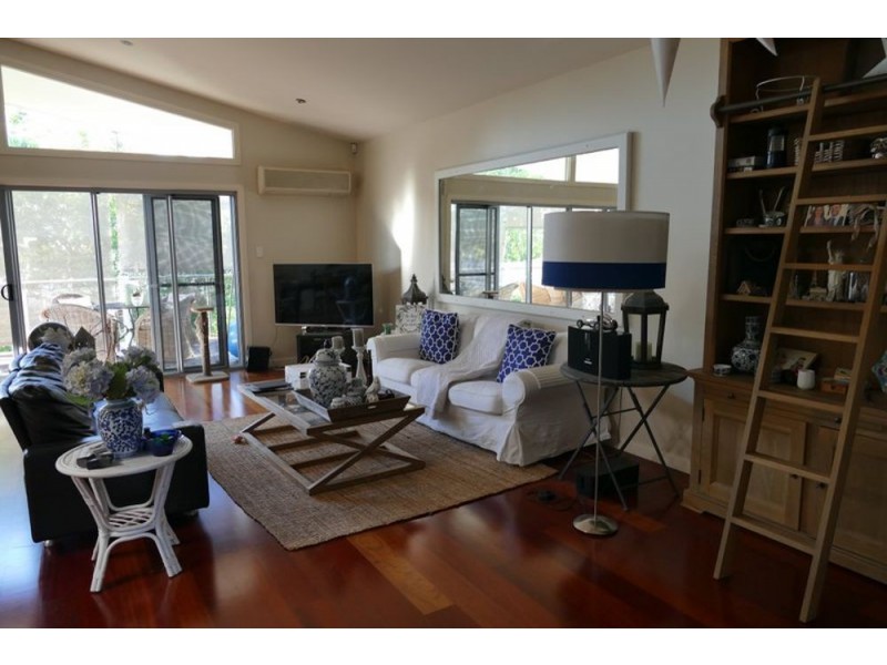 68 Temple Street, Coorparoo QLD 4151