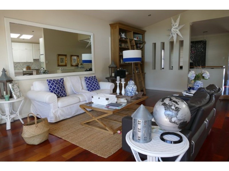 68 Temple Street, Coorparoo QLD 4151