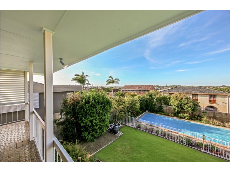 9 Pavo Street, Camp Hill QLD 4152