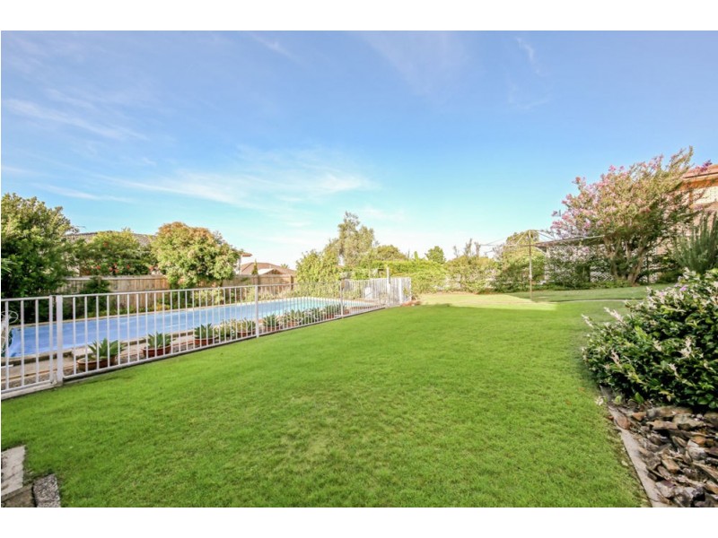 9 Pavo Street, Camp Hill QLD 4152