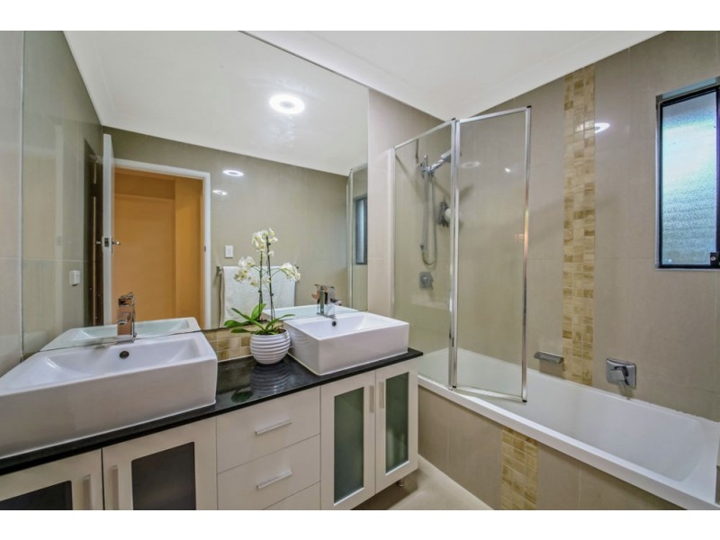 11 Colombo Street, Wishart QLD 4122