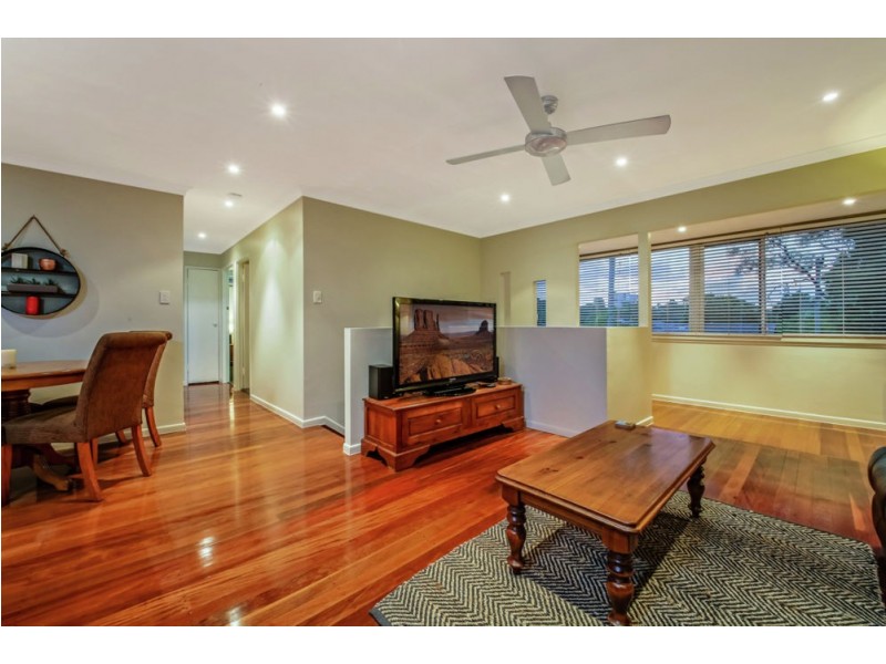 11 Colombo Street, Wishart QLD 4122