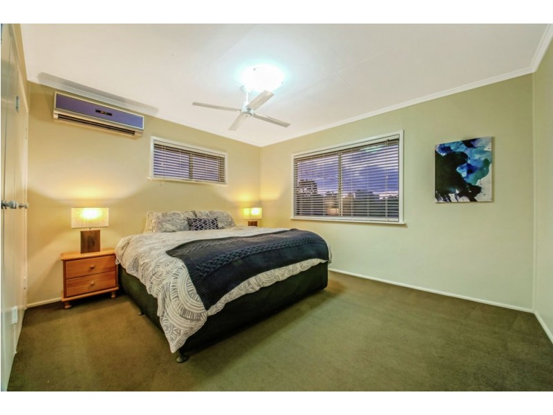 11 Colombo Street, Wishart QLD 4122