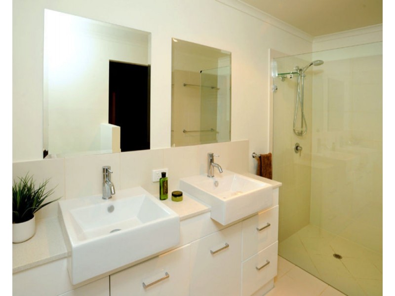 1/175 Norman Ave, Norman Park QLD 4170