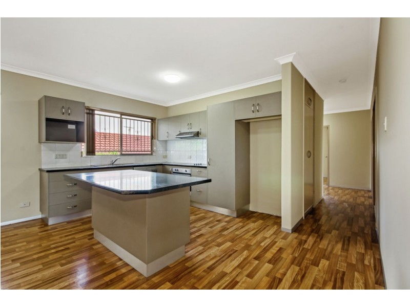 2/8 Noela Street, Coorparoo QLD 4151