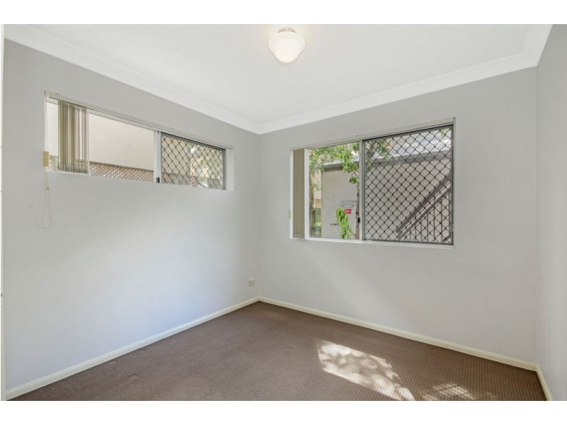 2/49 Shottery Street, Yeronga QLD 4104