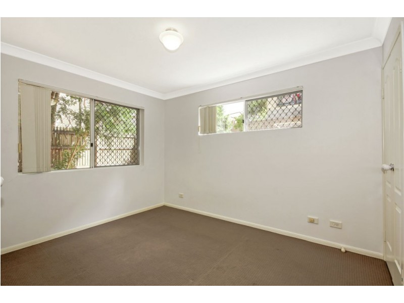 2/49 Shottery Street, Yeronga QLD 4104