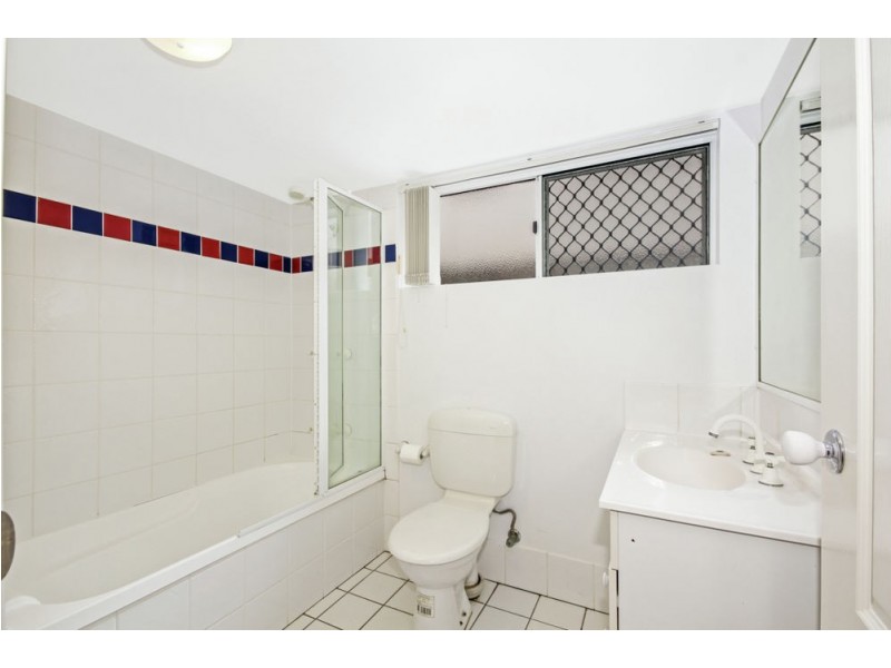 2/49 Shottery Street, Yeronga QLD 4104