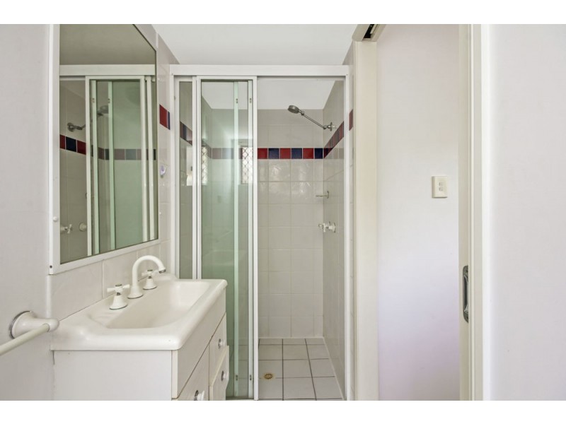 2/49 Shottery Street, Yeronga QLD 4104