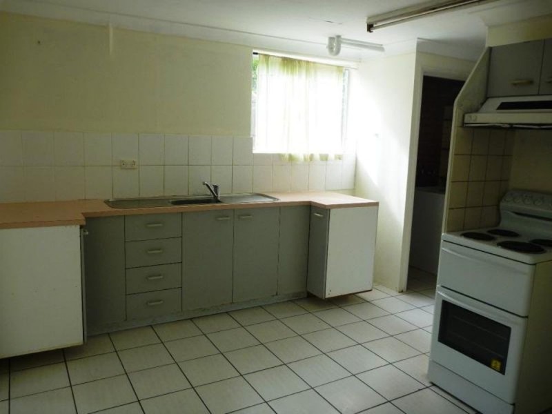 28A Hector Road, Holland Park QLD 4121