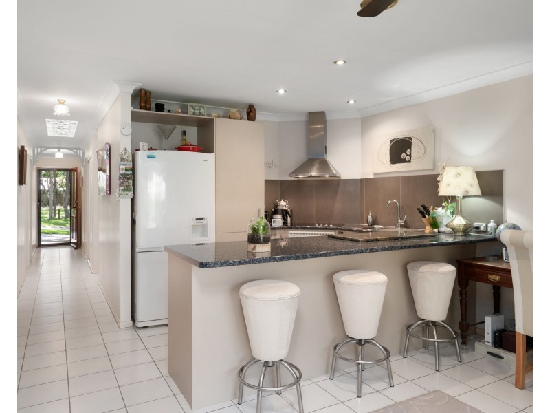 6 Ponderosa Place, Forest Lake QLD 4078