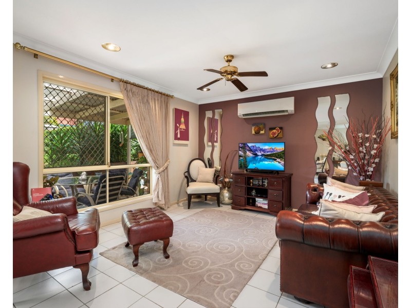 6 Ponderosa Place, Forest Lake QLD 4078