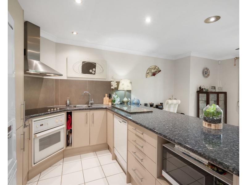 6 Ponderosa Place, Forest Lake QLD 4078