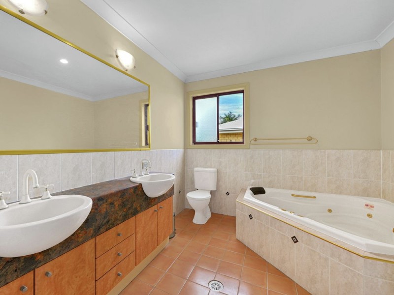 27 Winton Crescent, Murarrie QLD 4172