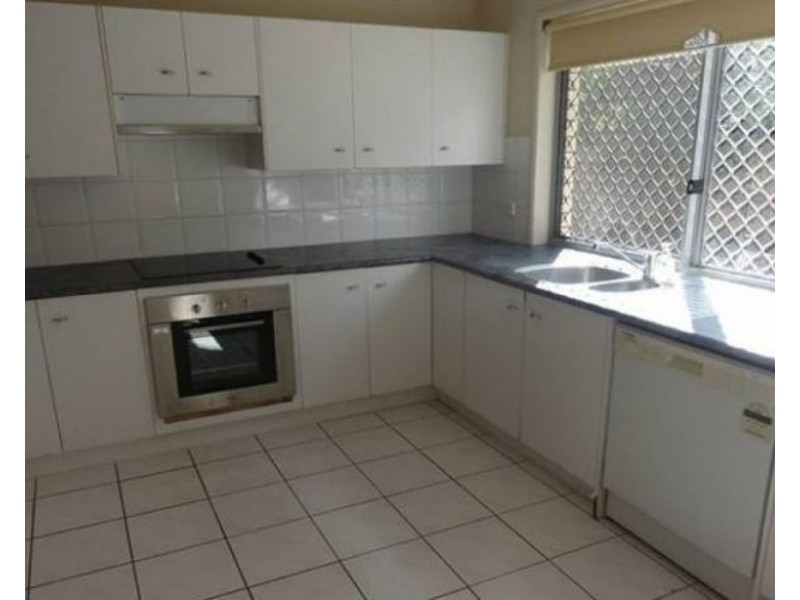 13/10 Lawrence Close, Robertson QLD 4109