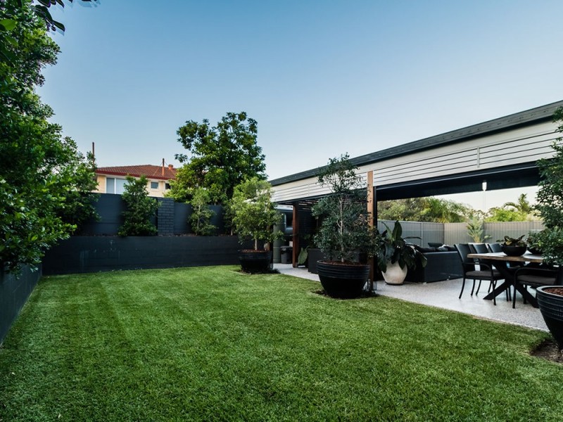 18 Remsen Street, Wishart QLD 4122