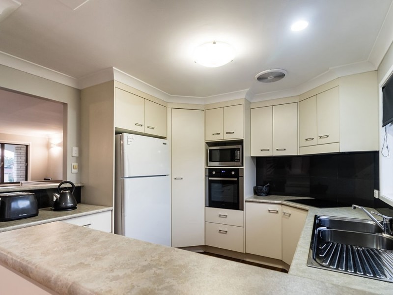 18 Remsen Street, Wishart QLD 4122