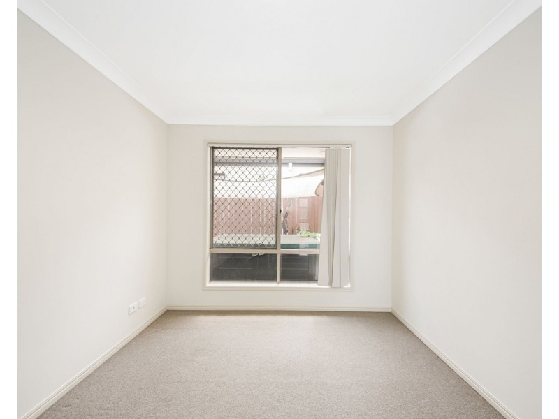 2 Holland Place, Carindale QLD 4152