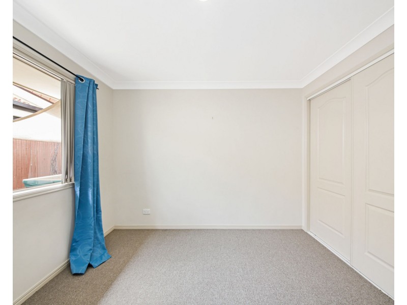 2 Holland Place, Carindale QLD 4152