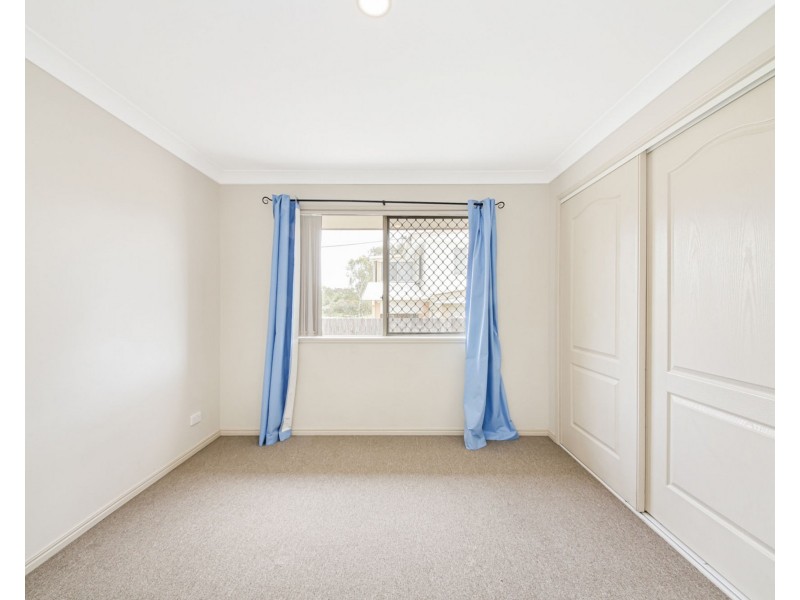 2 Holland Place, Carindale QLD 4152