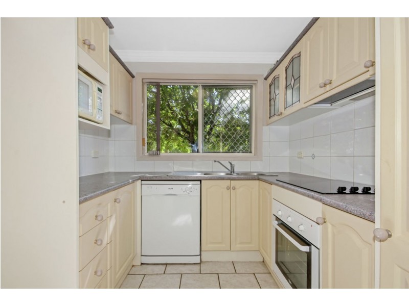 2/183 Norman Ave, Norman Park QLD 4170