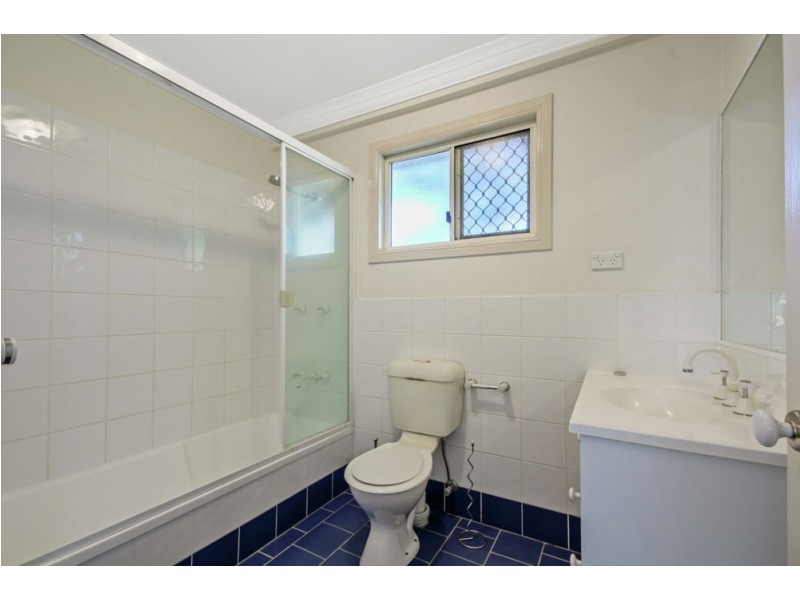 2/183 Norman Ave, Norman Park QLD 4170