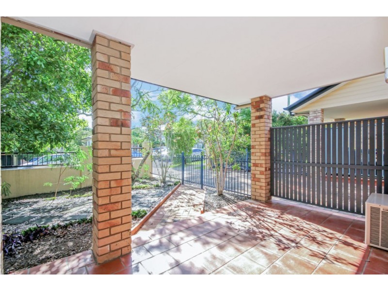 2/183 Norman Ave, Norman Park QLD 4170