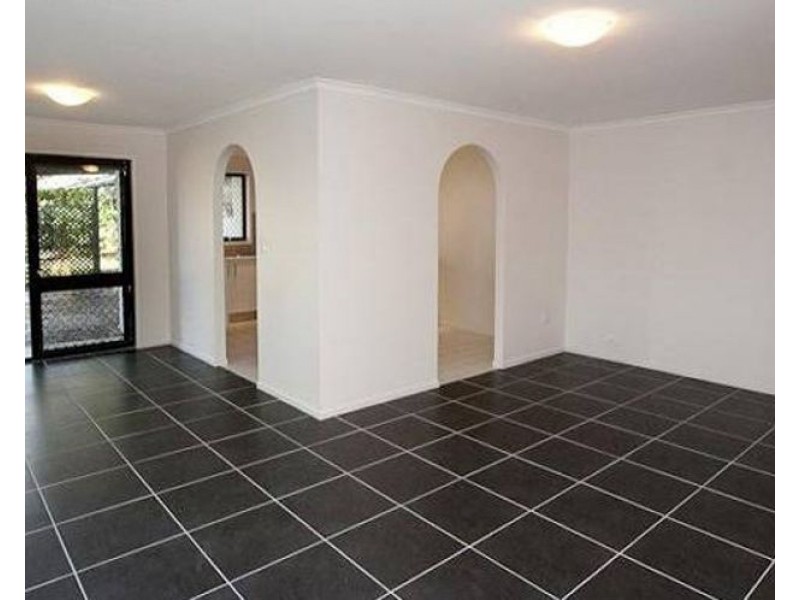 4 Isolde Court, Carindale QLD 4152